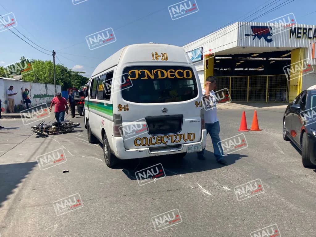 Motociclista fue embestido por una combi.