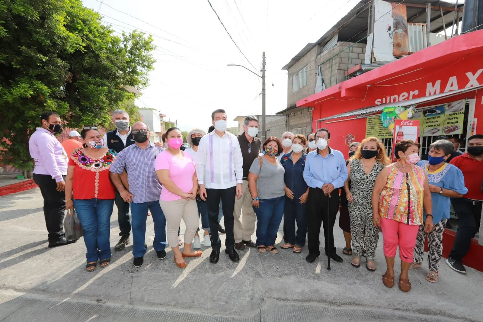 Inaugura Rutilio Escandón pavimentación de calles en colonias Caleras Maciel y Albania Baja de Tuxtla Gutiérrez