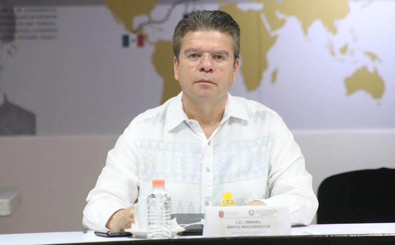 Gobierno del Estado y normalistas acuerdan examen presencial en línea