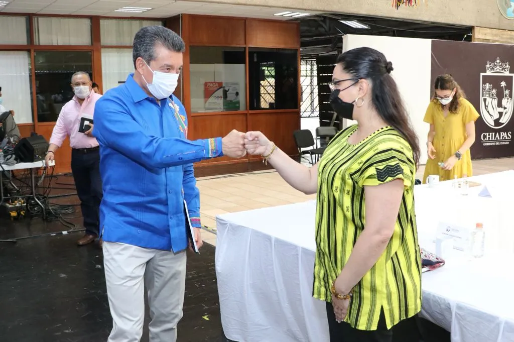 Reconocen a escuelas que regresan a clases presenciales bajo consenso de madres, padres y docentes