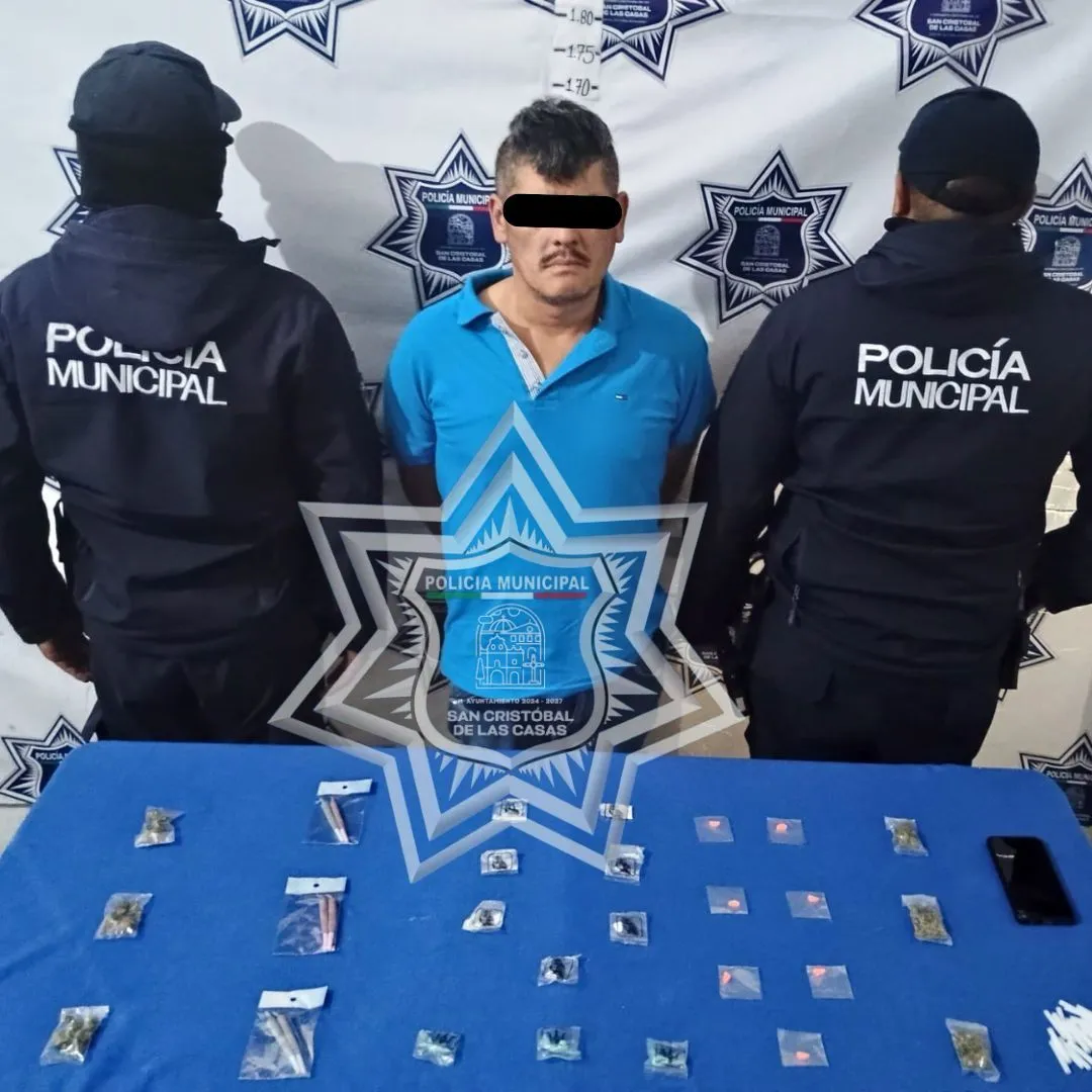 Policia Municipal de San Cristóbal asegura a presunto narcomenudista en operativo