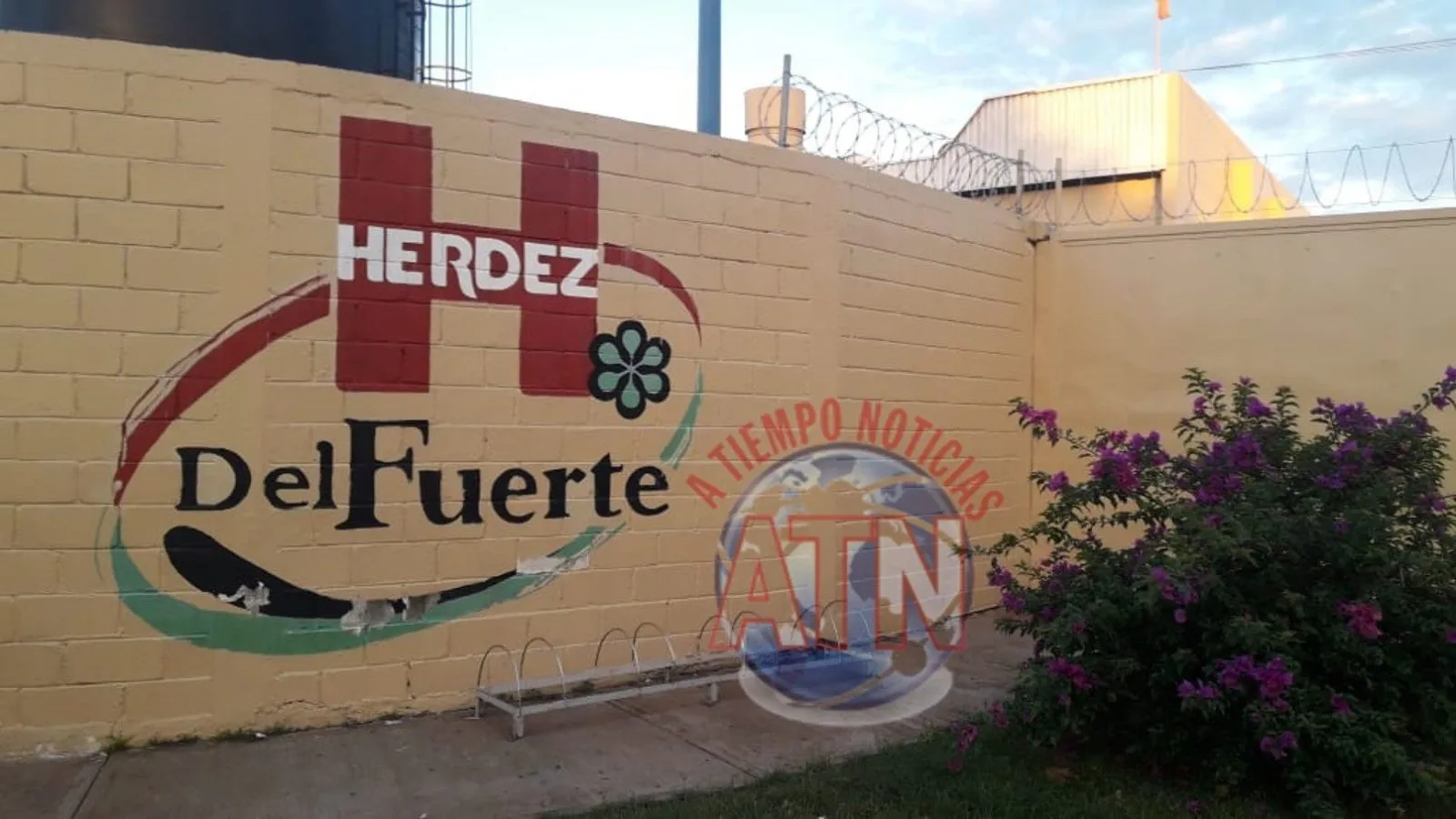 Roban dos cajeros de Banamex de la Planta Herdez