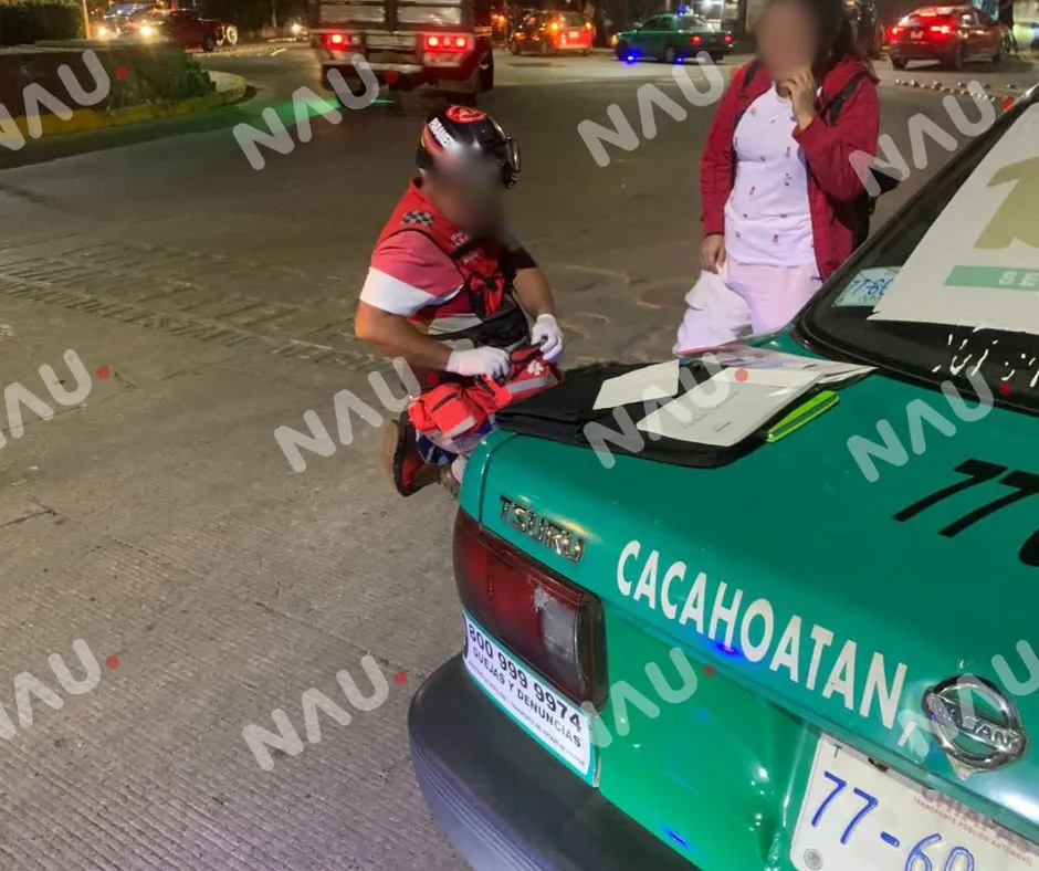ACCIDENTE ENTRE TAXI FORÁNEO Y MOTOCICLETA EN TAPACHULA