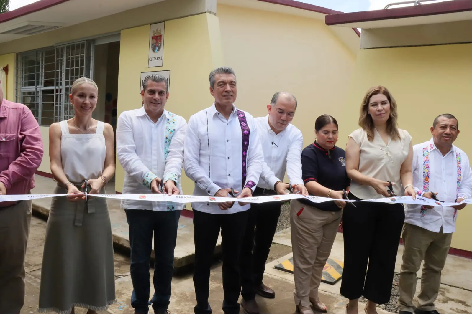 En Tapachula, Rutilio Escandón inaugura espacios en el Centro de Atención Múltiple Benito Juárez García