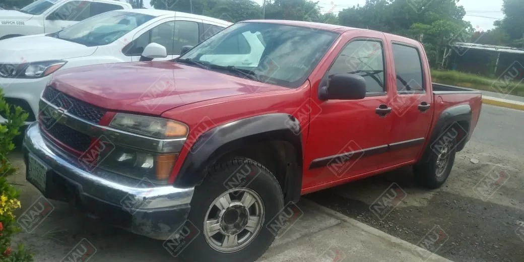 Los reportaron como sospechosos y les encontraron carro con reporte de robo
