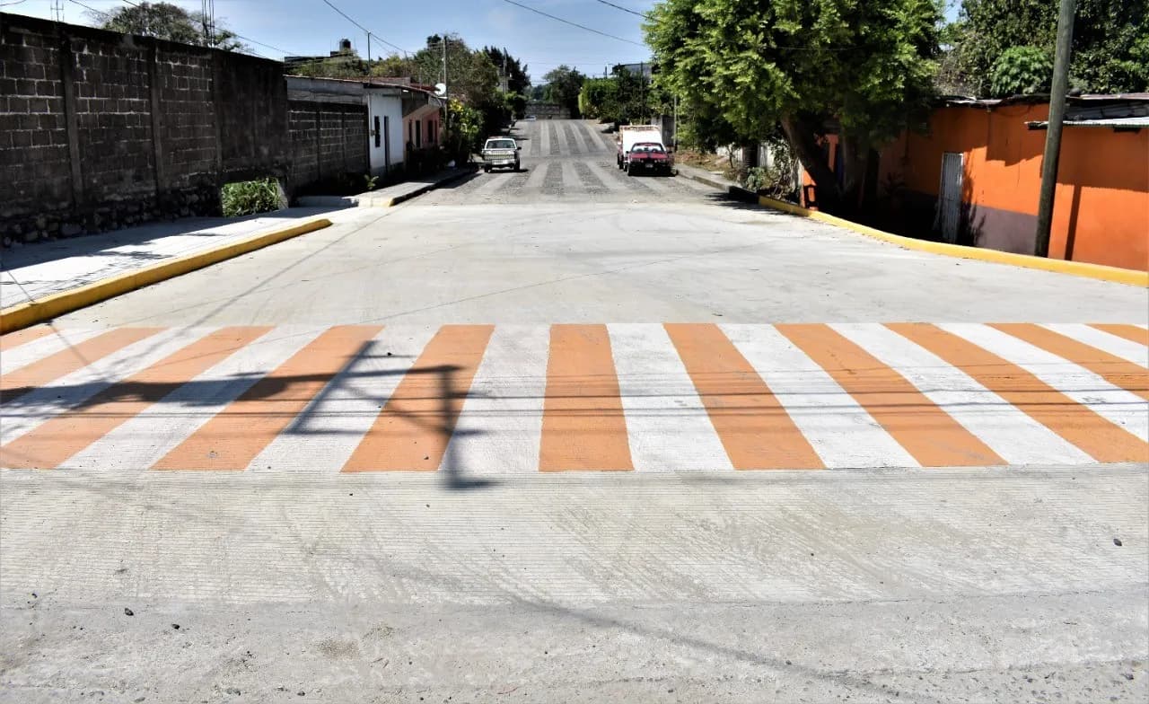 AYUNTAMIENTO INAUGURA CALLES NUEVAS EN LA COLONIA XOCHIMILCO