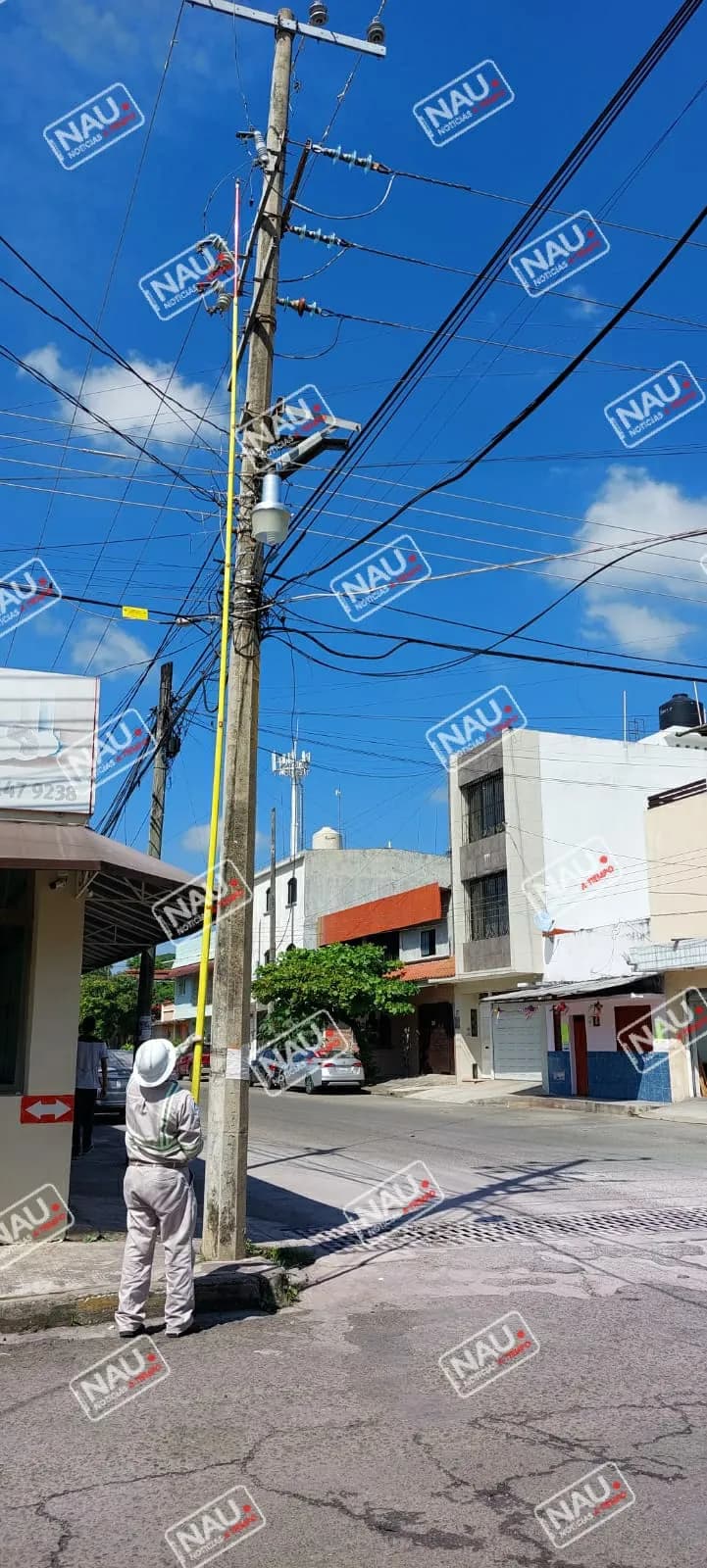Corto circuito moviliza a los cuerpos de emergencias en Tapachula.