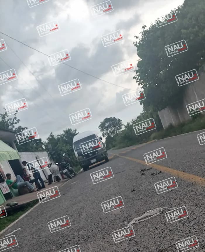 Dueña de cantina realiza disparos con arma de fuego.