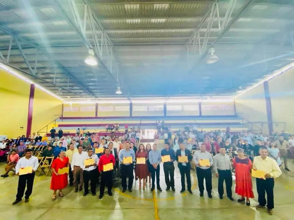 El alcalde Isaías Verdugo Roblero, entrega Registros a Iglesias Evangélicas del municipio de Unión Juárez