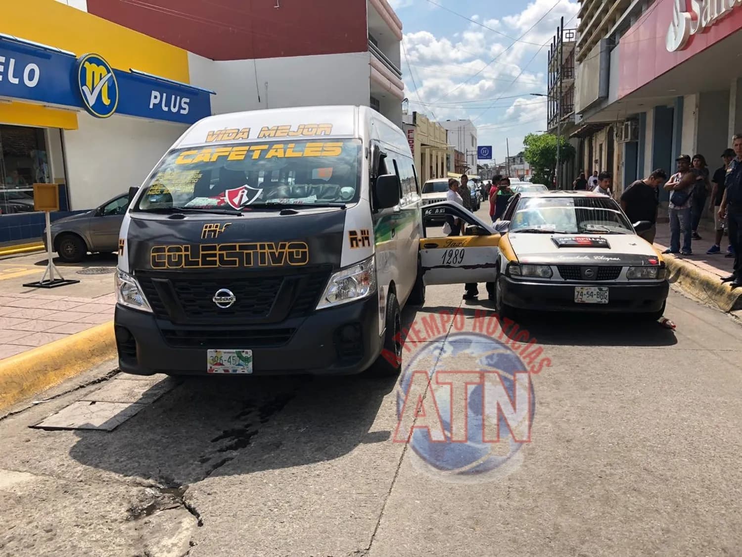 Por abrir la puerta sin precaución lo chocaron