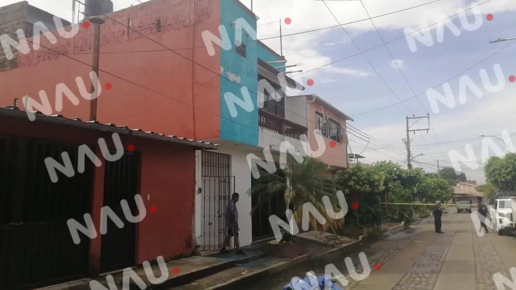 Muere hondureño al recibir una descarga eléctrica y cayó de una segunda planta