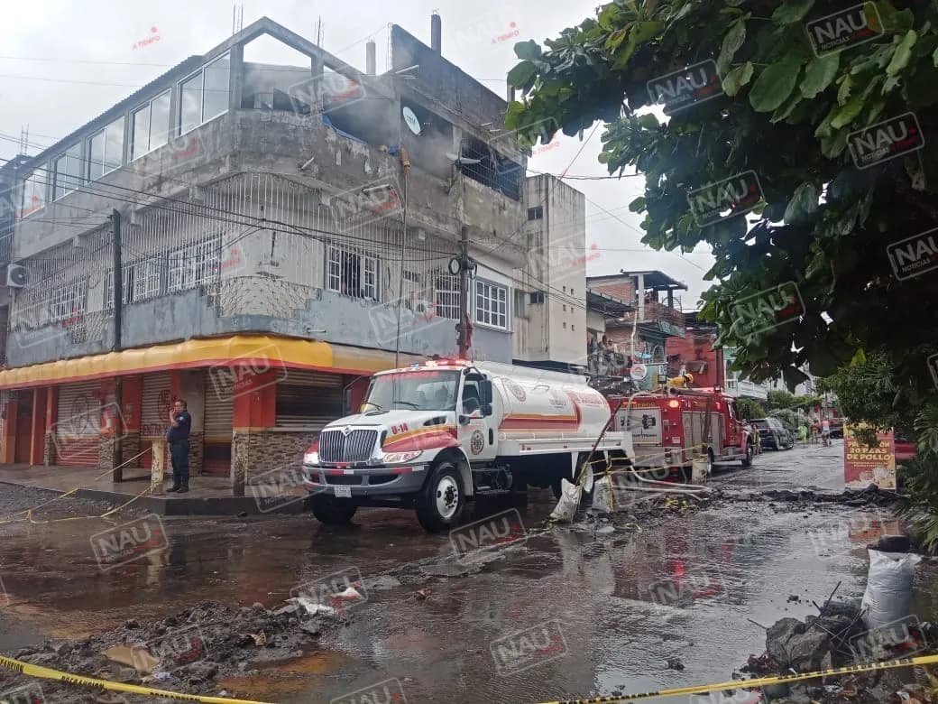 Corto circuito ocasiona incendio en un departamento en Tapachula