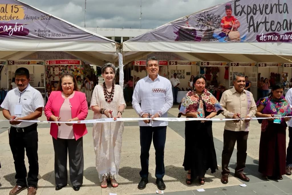 Inaugura Rutilio Escandón Primera Expo Venta Artesanal “De mis manos a tu corazón” Chiapas 2023