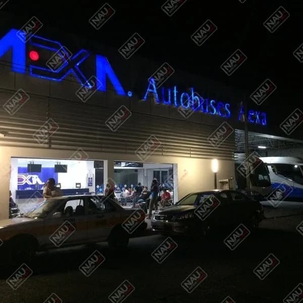 Delincuente asalta paquetería AEXA y se da a la fuga en un taxi