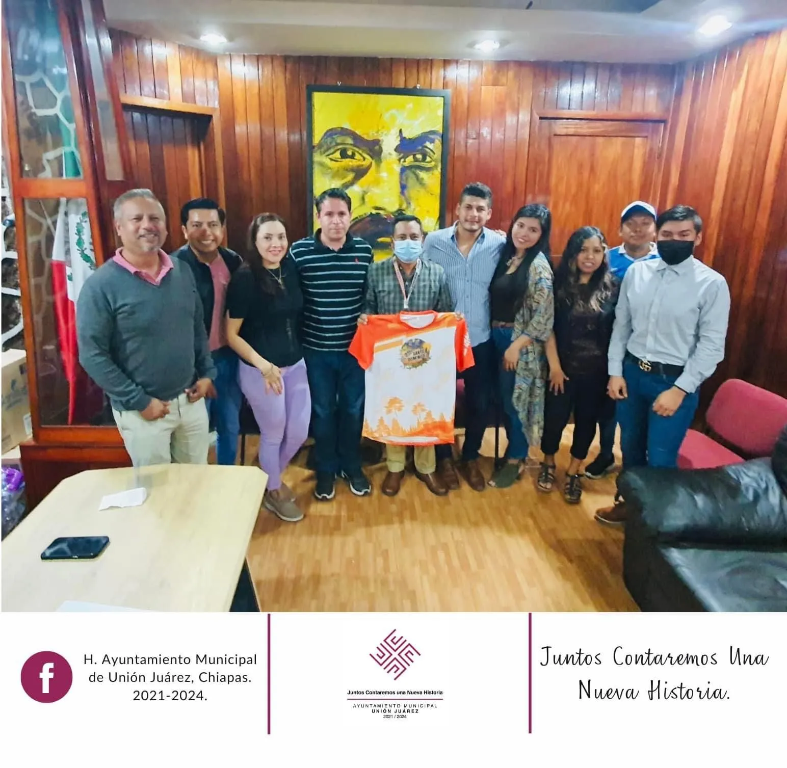 Presidente Municipal, recibió en las oficinas del Ayuntamiento a los integrantes de “Tierra del Café”.