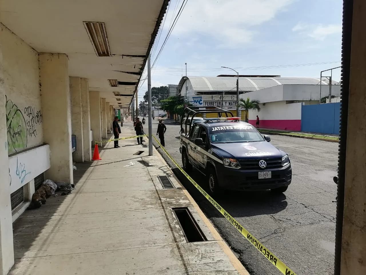 Muere indigente en la vía publica