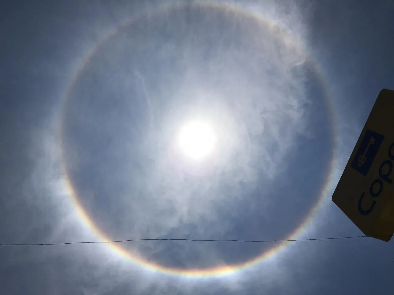 Se registra Halo Solar; raro fenómeno, ya que se registra solo en lugares muy fríos