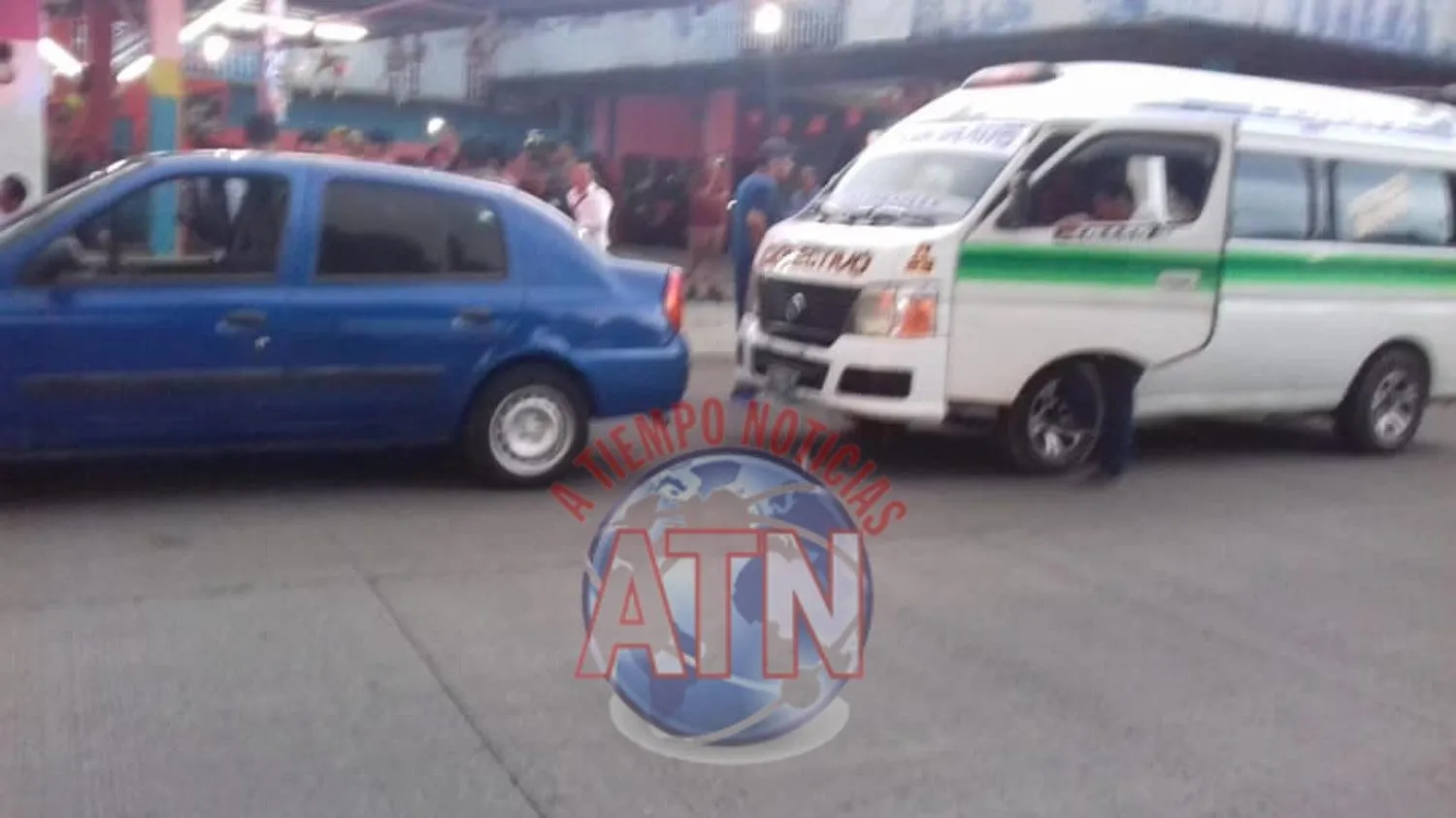 Dos menores y un adulto resultaron lesionados en accidente