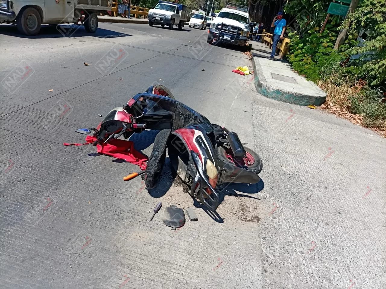 Muere motociclista al chocar contra barandal del puente Texcuyuapan