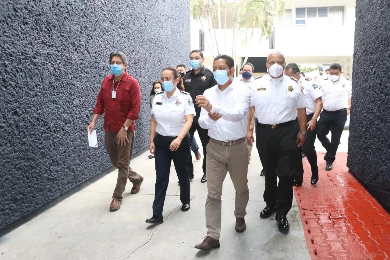 Las policías municipales son la base de la seguridad de Chiapas: Llaven Abarca
