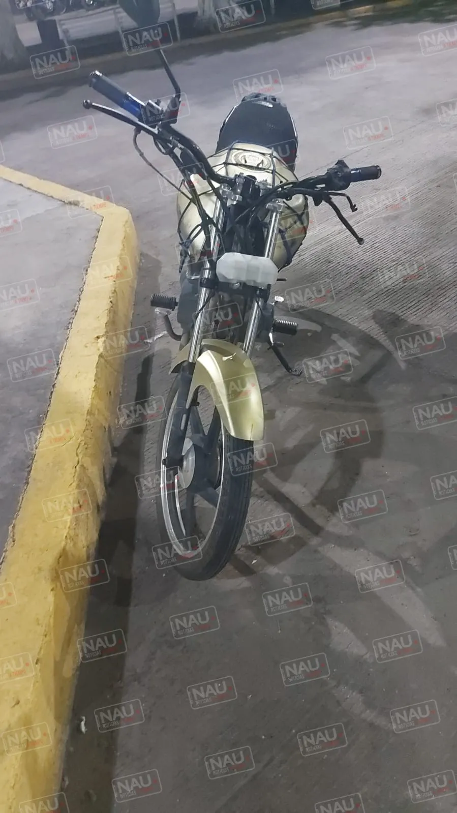 Presunto delincuente abandona motocicleta al ver la presencia de policías