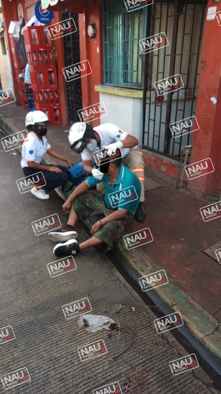 Atiende SAE a persona que cayó de su propia altura.