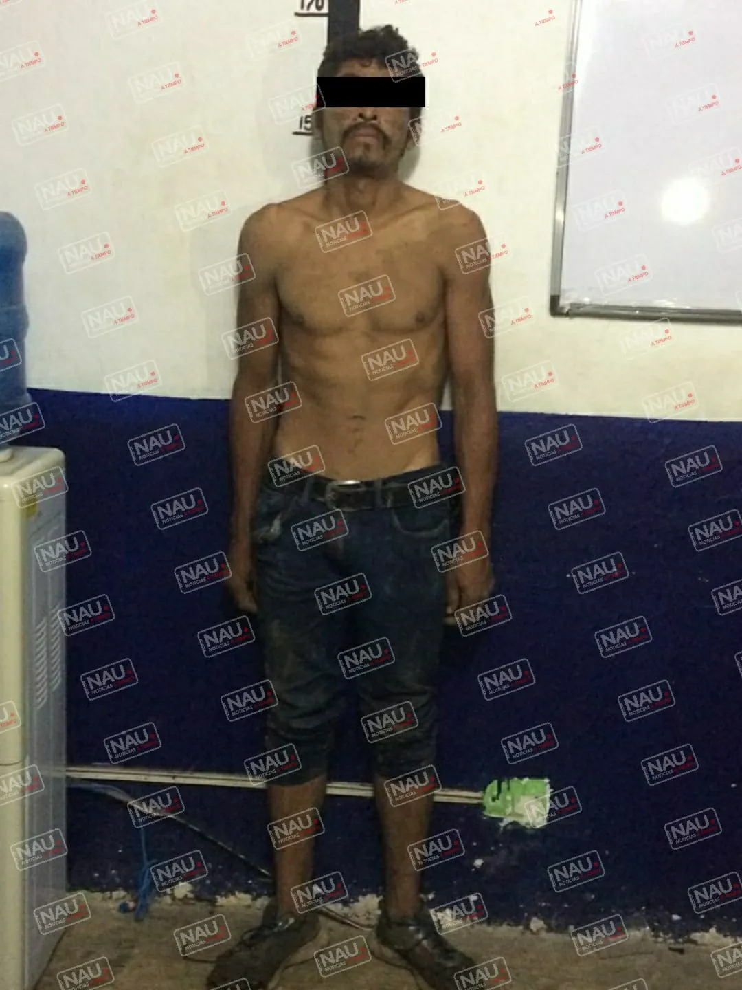 Asesinado de una cuchillada en la yugular.