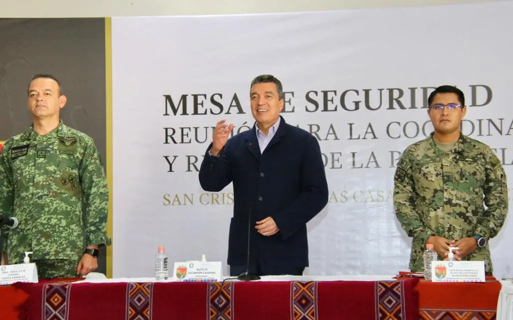 En Chiapas, las aeronaves oficiales siguen brindando atención médica y salvando vidas: Rutilio Escandón
