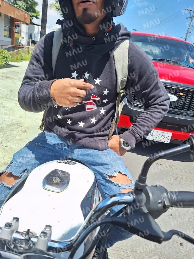 Sancionan a motociclista abusivo