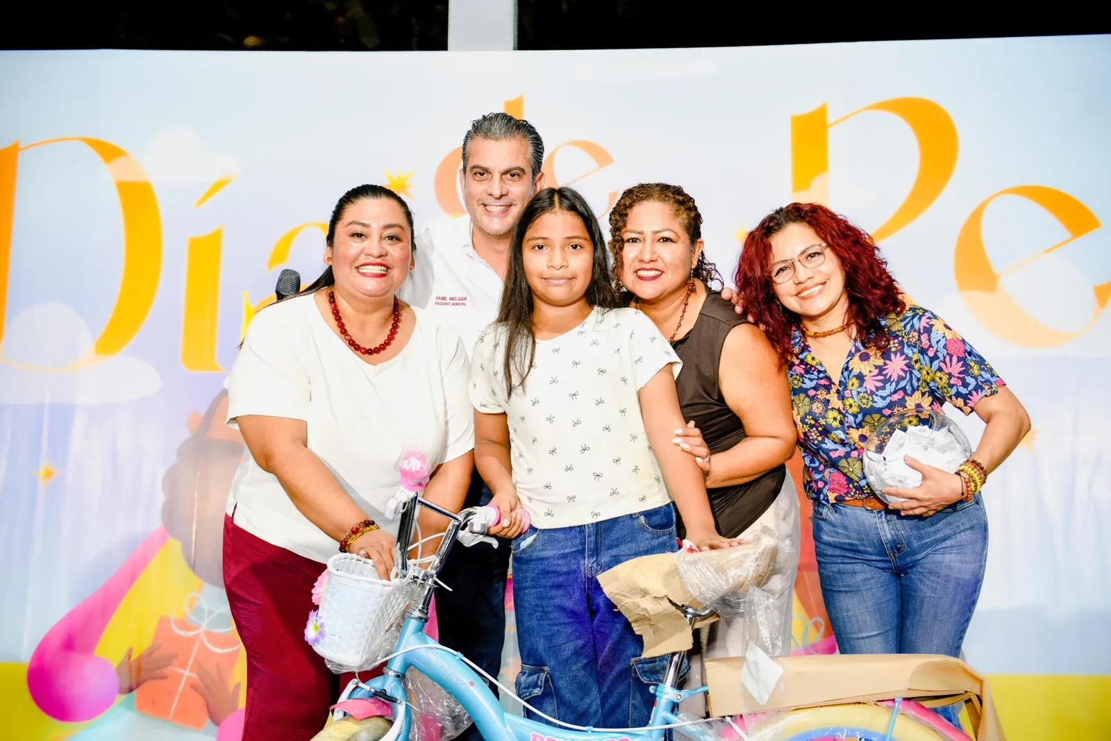 Yamil Melgar celebra junto a la niñez tapachulteca
