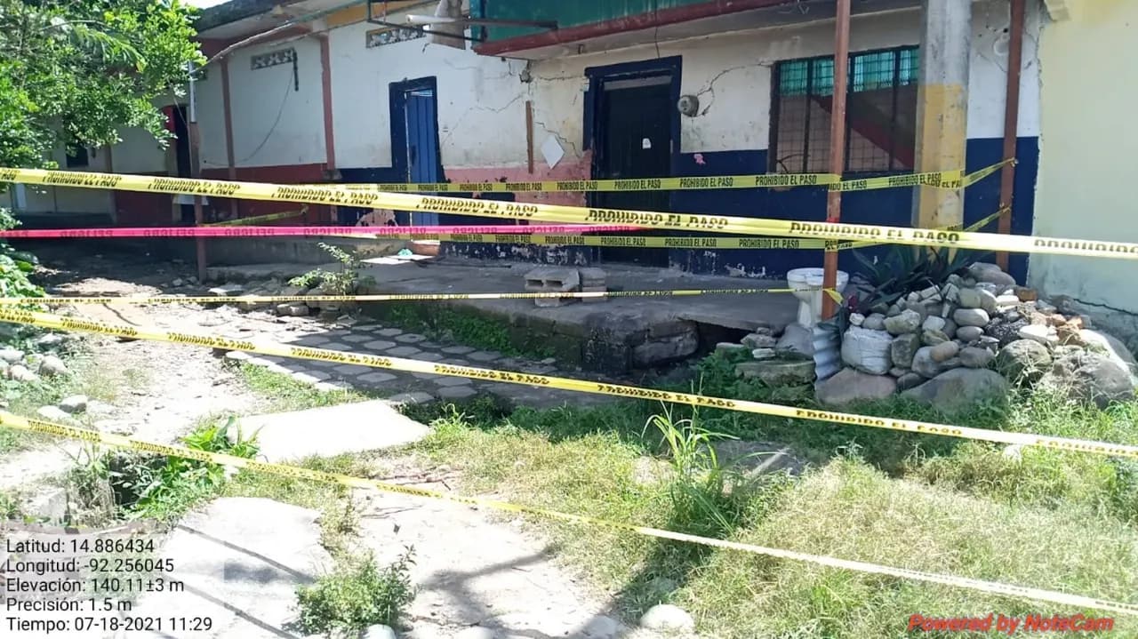 ATIENDE PROTECCIÓN CIVIL DE TAPACHULA COLAPSO DE MURO DE CONTENCIÓN Y VIVIENDAS EN EL RÍO TEXCUYUAPAN