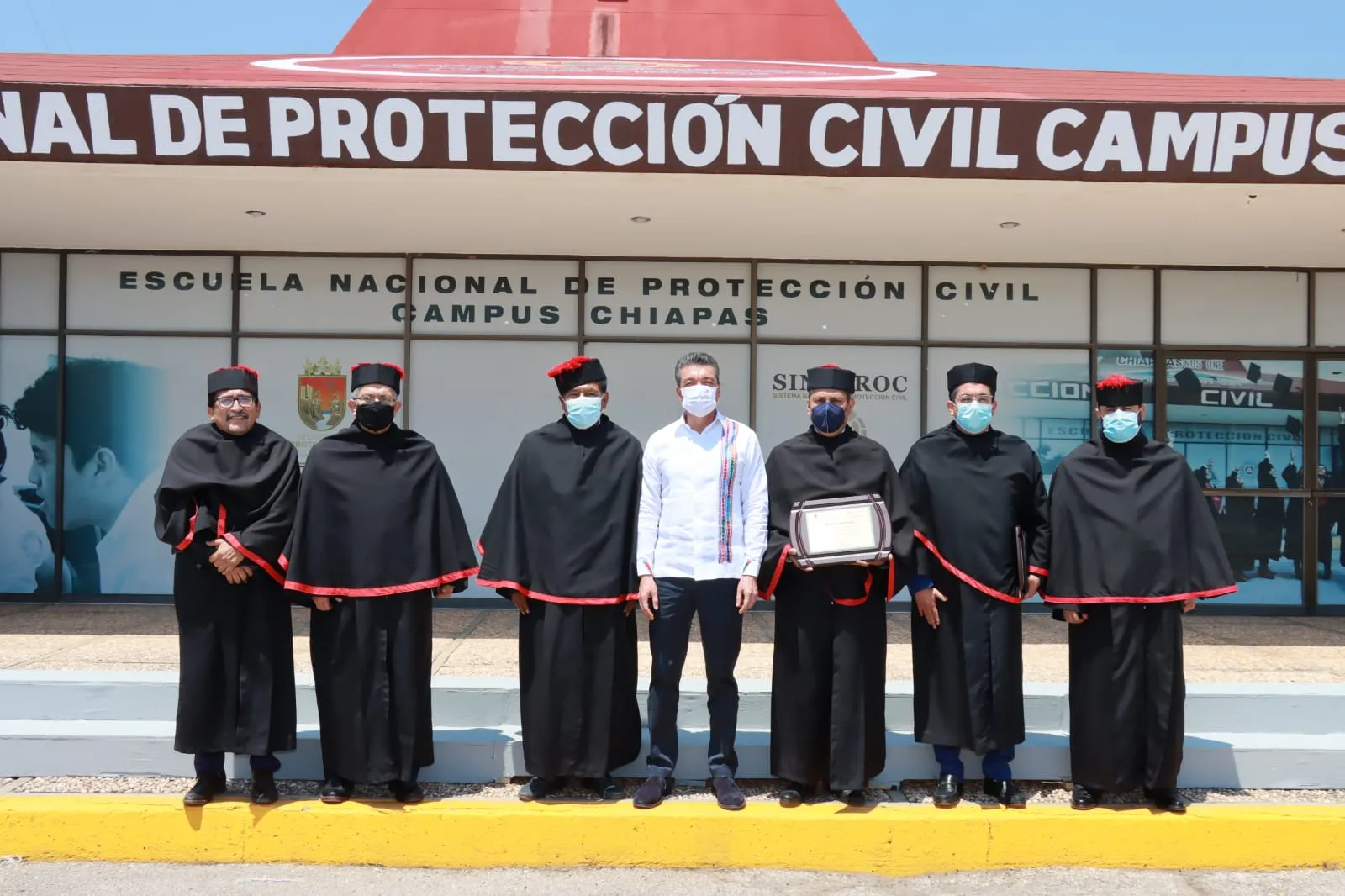 Gobernador asiste a ceremonia de graduación de la Escuela Nacional de Protección Civil Campus Chiapas