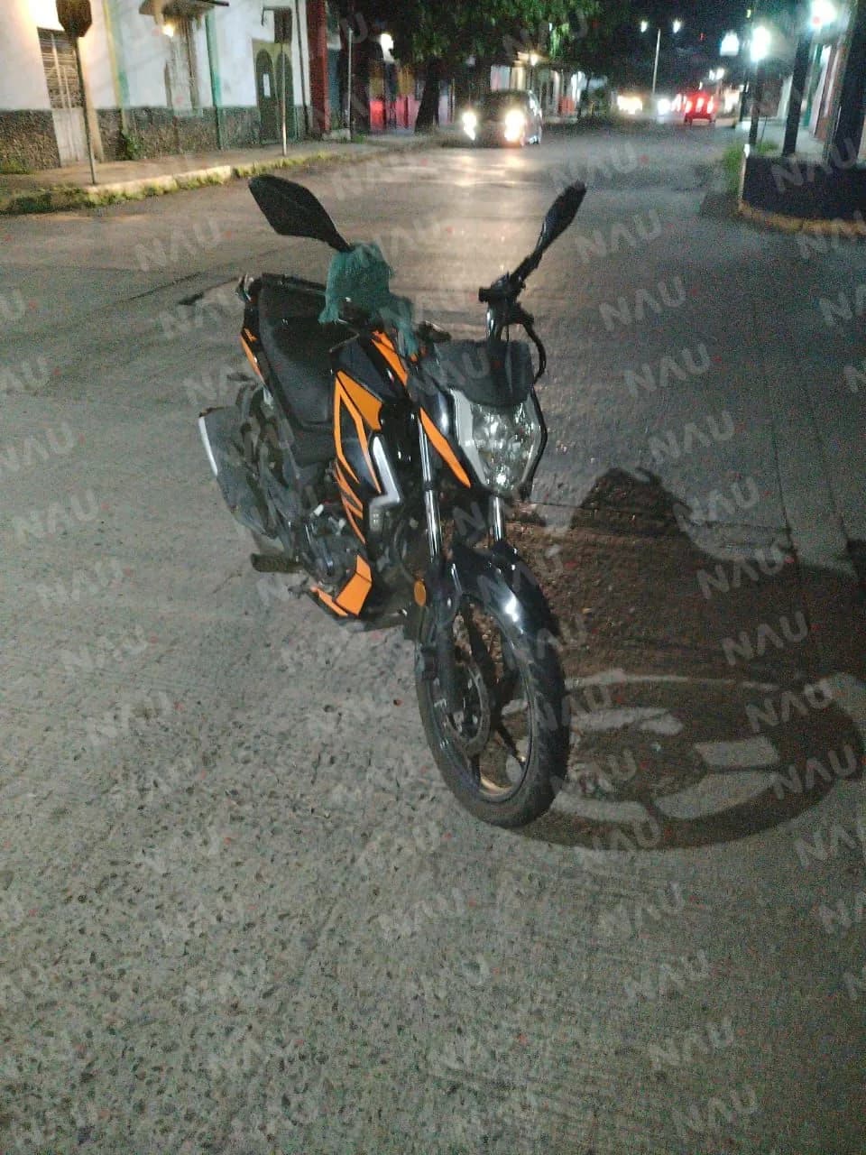 Moto contra vehículo colisionan en Tapachula