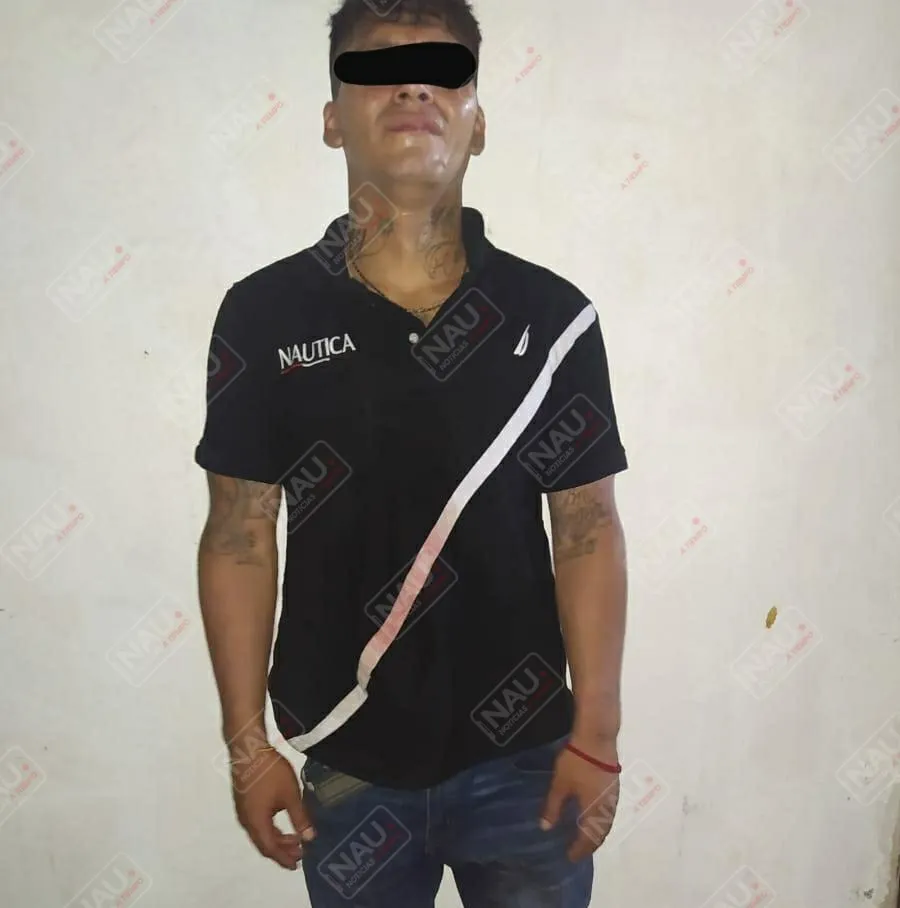 Detenido tras intentar golpear a policías