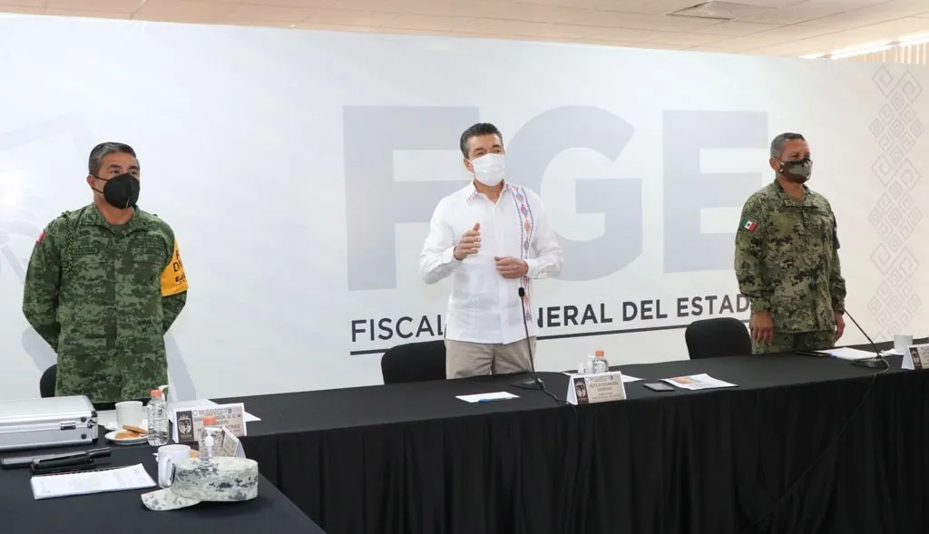 Gobierno de Chiapas felicita y envía un abrazo fraternal a mujeres y hombres marinos en su día