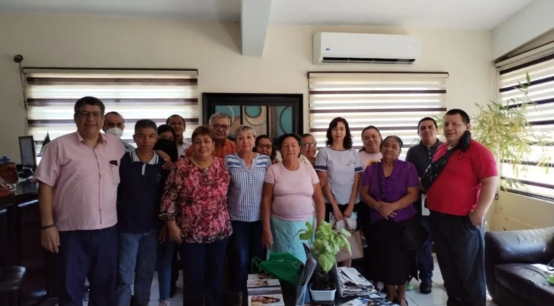 Agradecen afectados del huracán Stan al gobernador Rutilio Escandón por sus escrituras