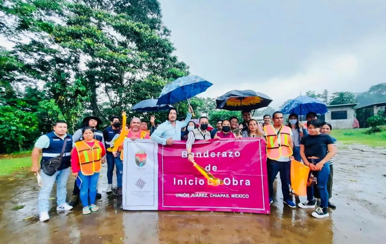 H. Ayuntamiento Municipal de Unión Juárez, Inicia Construcción de Canchas de Usos Múltiples, en Fracc. Nueva Esperanza