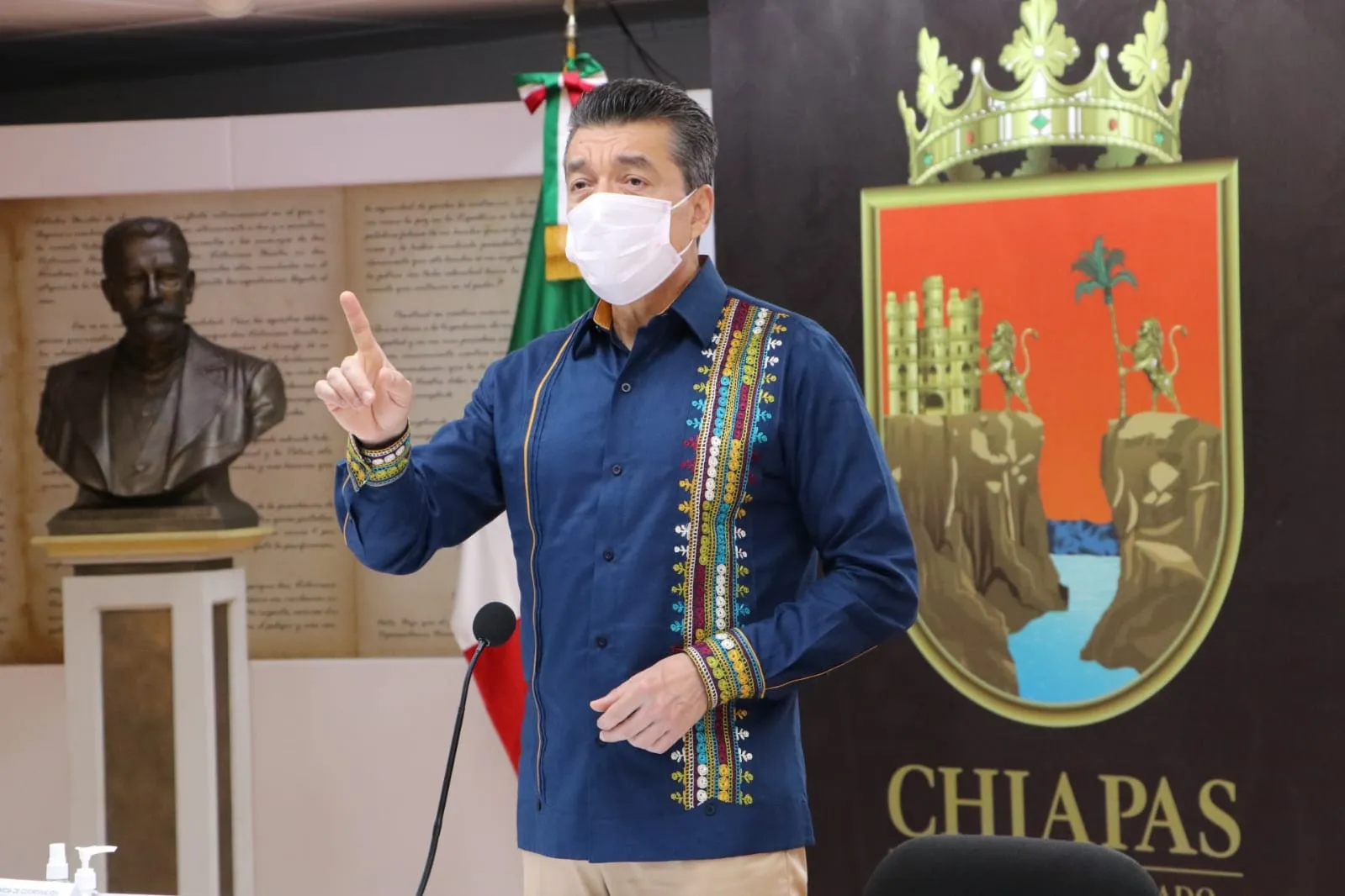 Reconoce Rutilio Escandón gran esfuerzo del personal de salud en el combate al COVID-19
