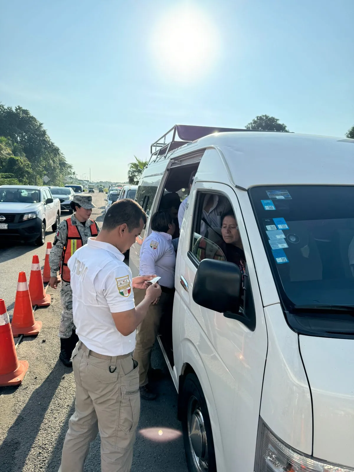 Coordinación entre autoridades para brindar atención y seguridad a caravana de migrantes en Chiapas