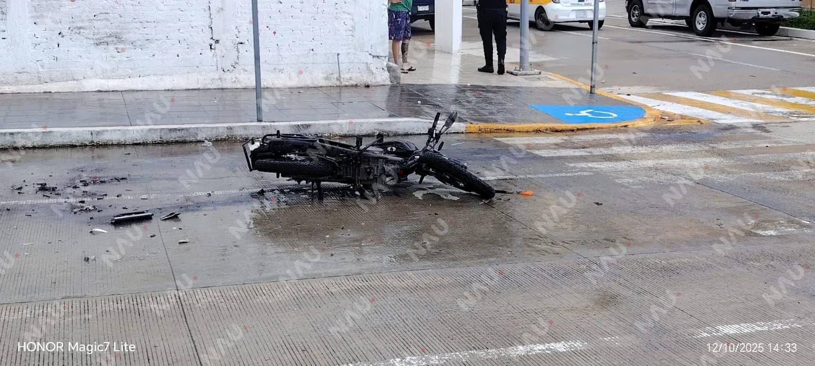 Dos motociclistas de “Mandaditos” resultan lesionados tras ser impactados por un vehículo que se dio a la fuga en Tapachula