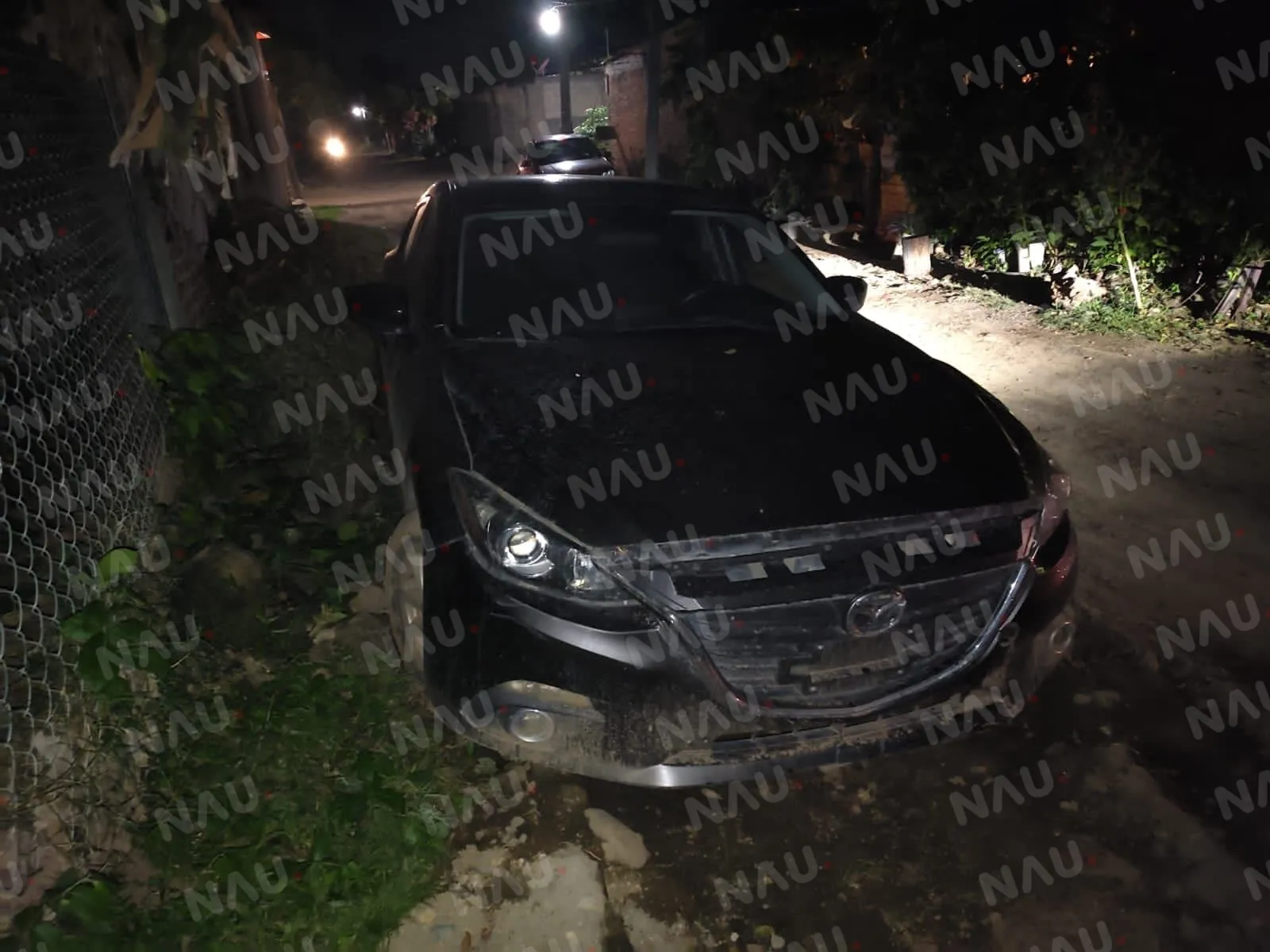 Abandonan Vehículo en la colonia Rincón del Bosque