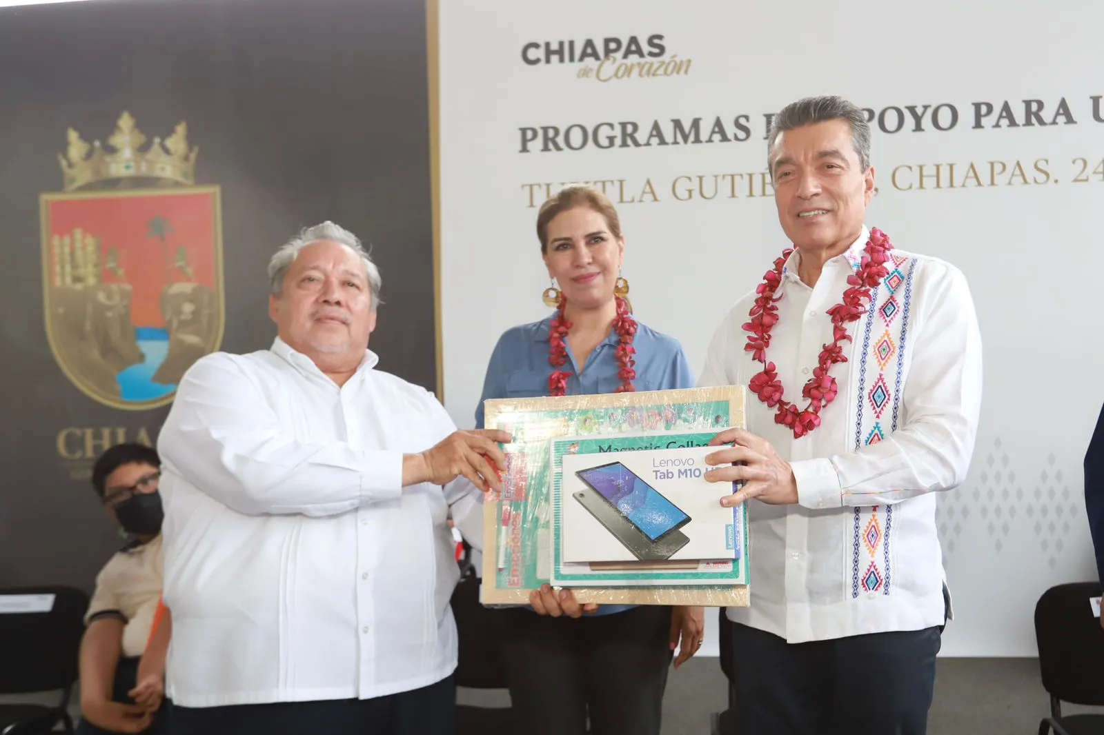 Arranca Rutilio Escandón entrega de programas de apoyo a la educación de niñas, niños y adolescentes