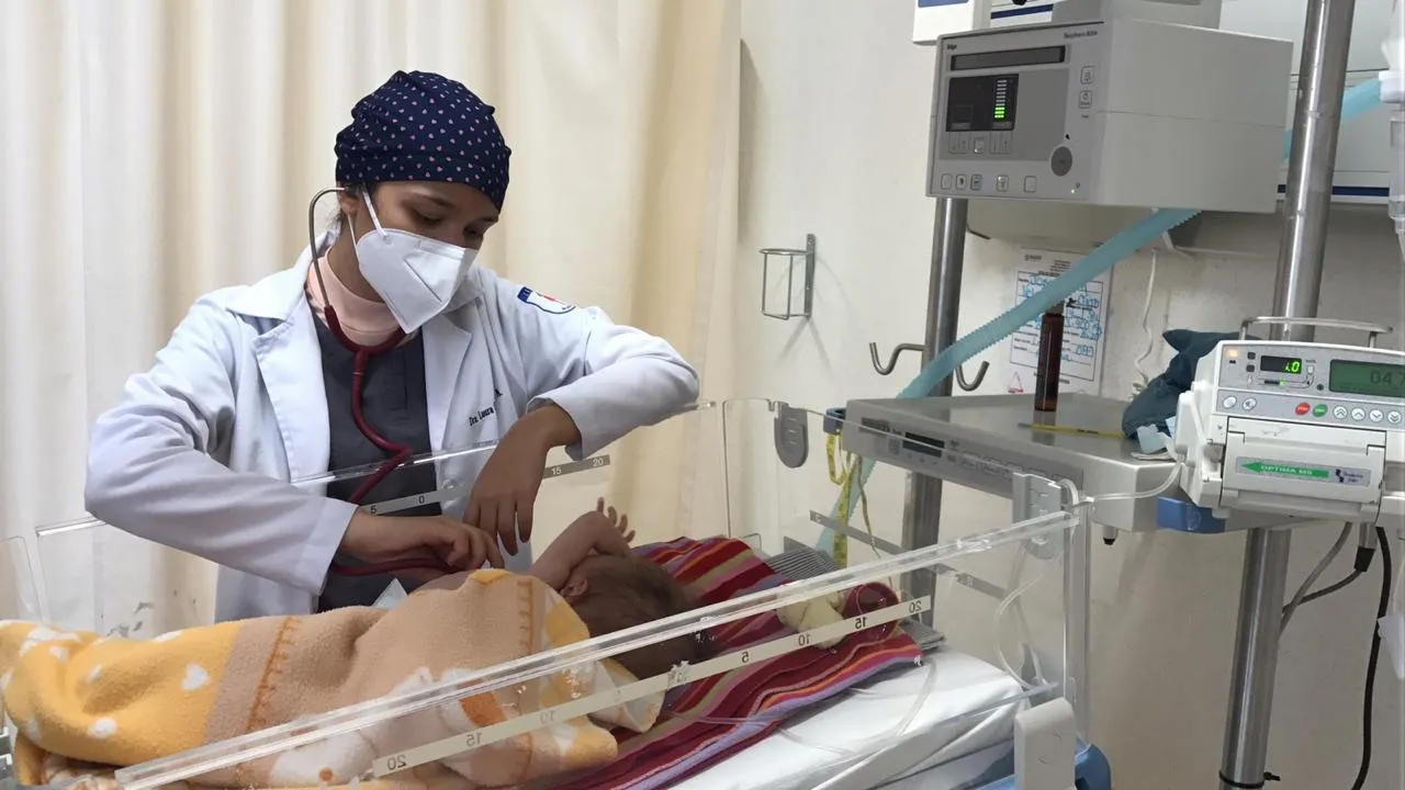 Personal Médico Del Hospital General De Tapachula Logra Recuperación De Menor Con Neumonía