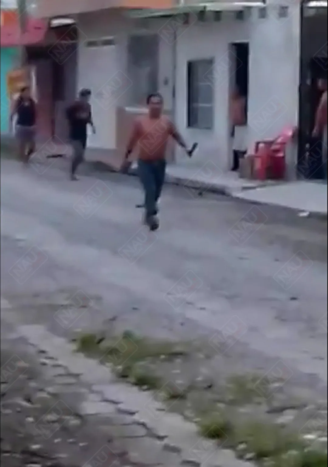 Una familia está en peligro de ser asesinada por vándalos