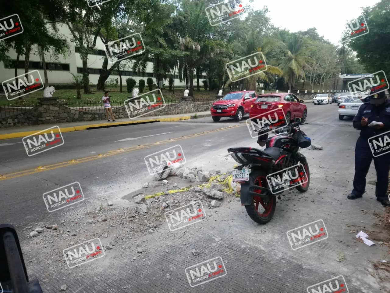 Motociclista derrapó frente a la 36 zona militar.