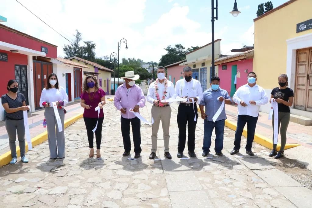 Beneficia Rutilio Escandón a habitantes de Copoya con obras de mejoramiento urbano