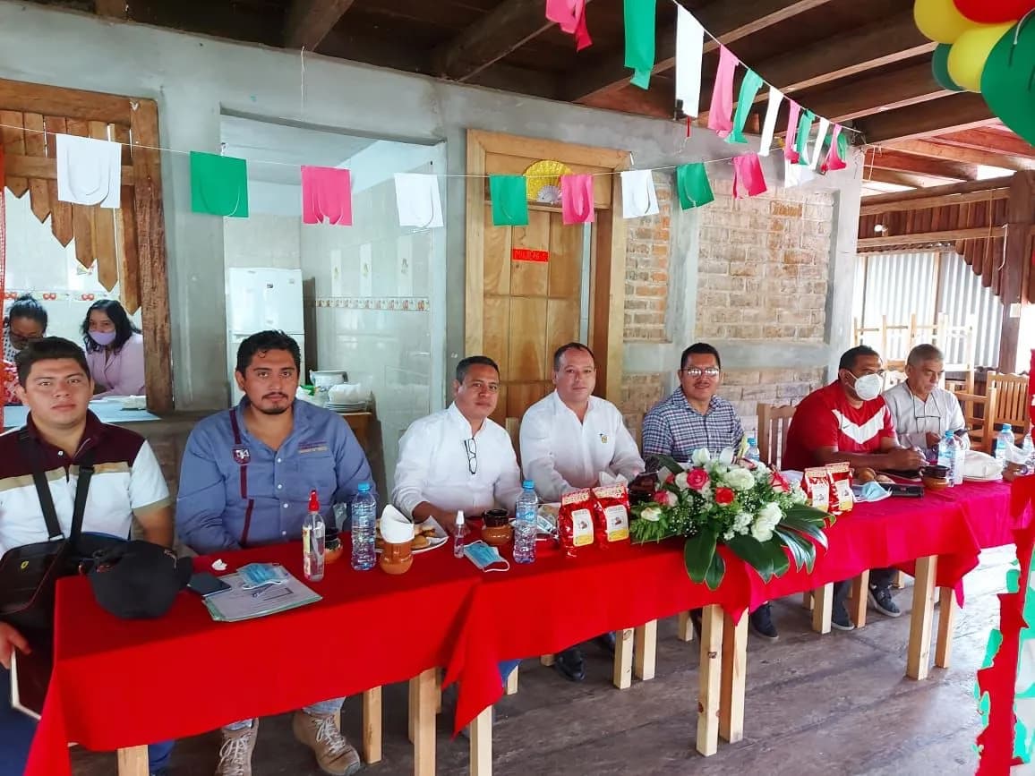 Quien viene haciendo camino para llevar al Progreso y Desarrollo a su Municipio es el Contador Isaías Verdugo Roblero, Presidente Municipal Electo de la Suiza Chiapaneca.