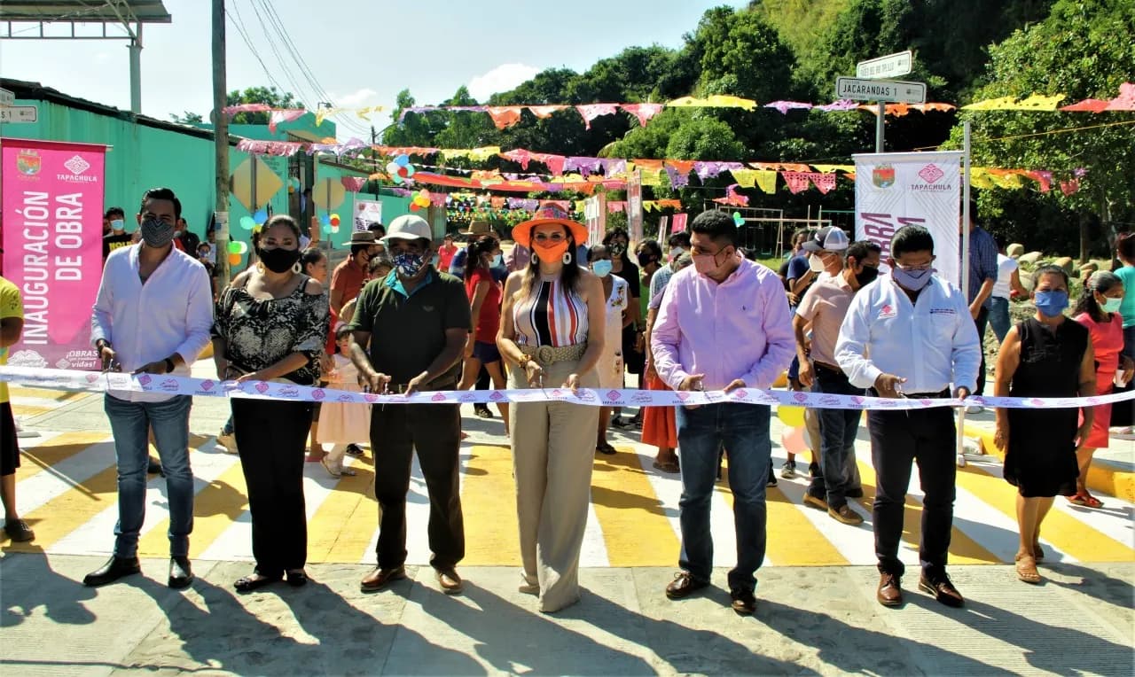 ENTREGA AYUNTAMIENTO DE TAPACHULA NUEVA OBRA DE PAVIMENTACIÓN MIXTA EN COLONIA GRANJAS EL PARAÍSO