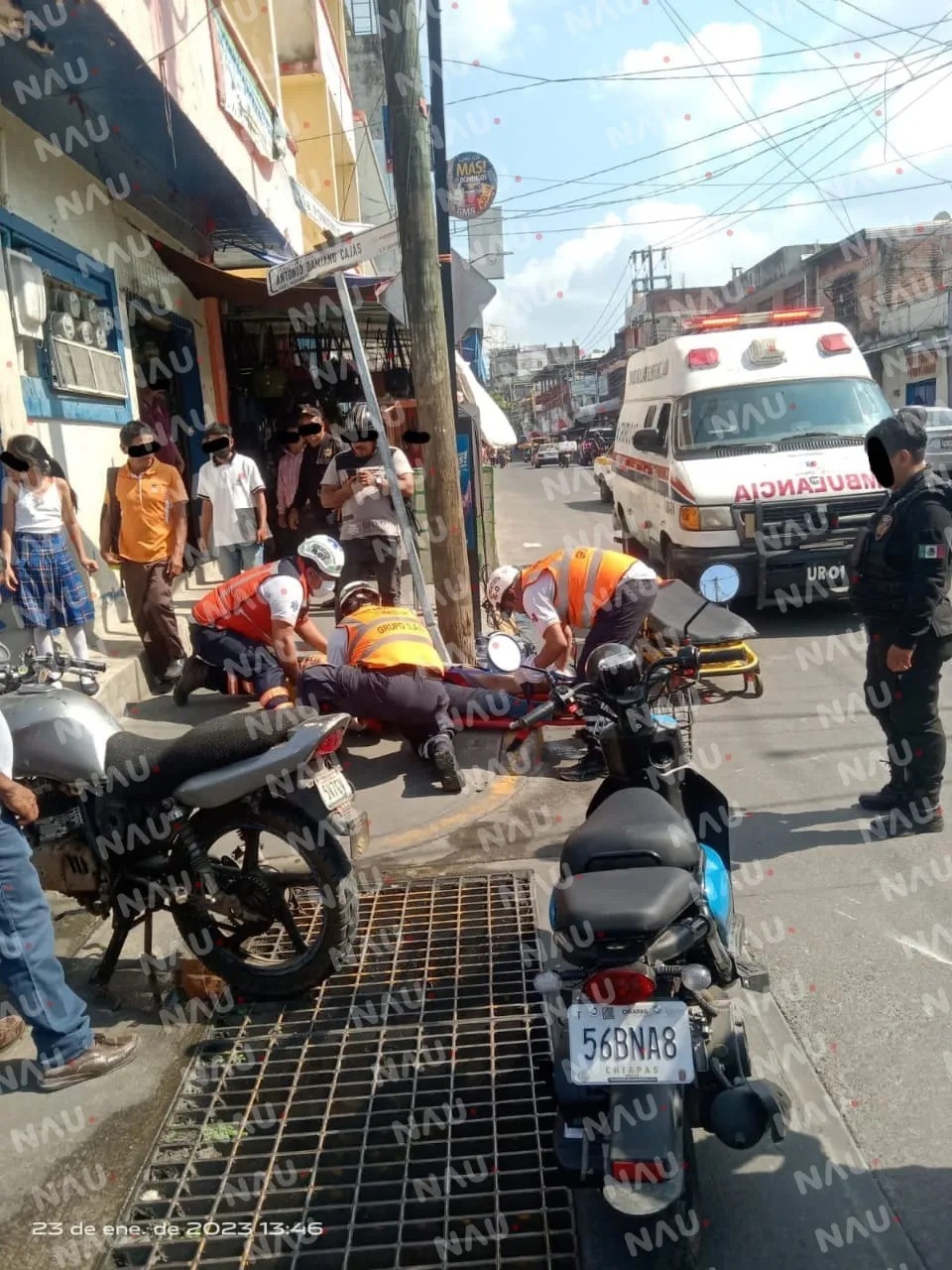 Motociclista lesionado fue atendido por paramédicos de servicios auxiliares de emergencia