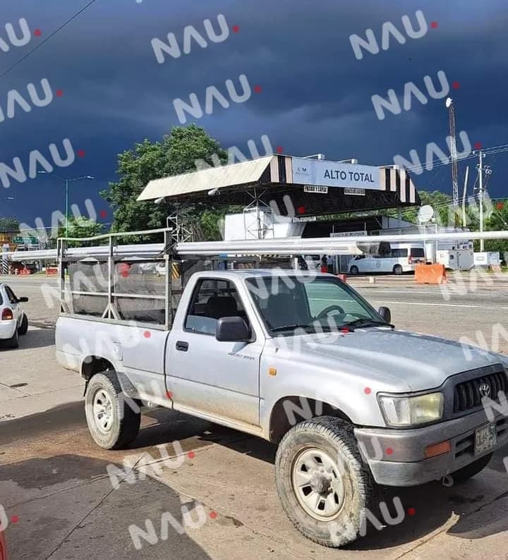 Robo de camioneta en estacionamiento de Walmart en Tapachula